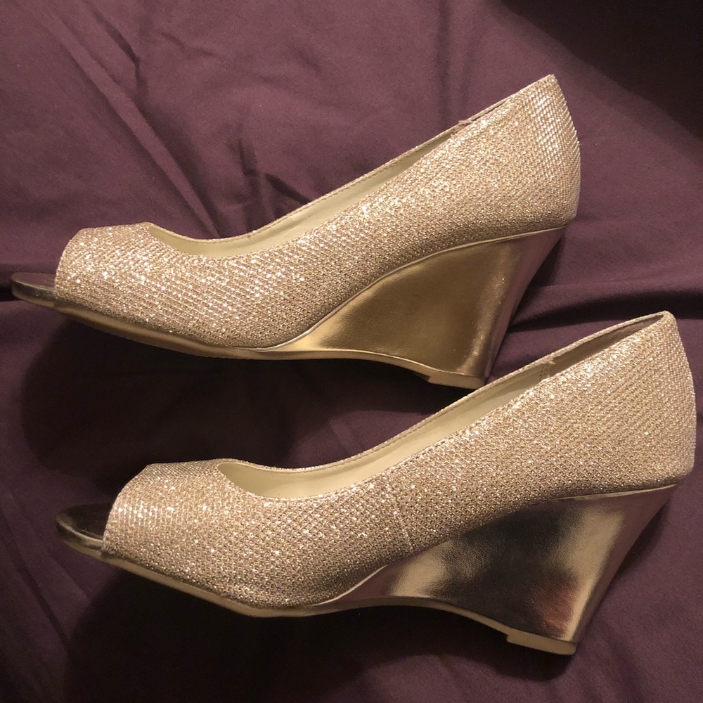 Simply Pelle Gold Wedges
